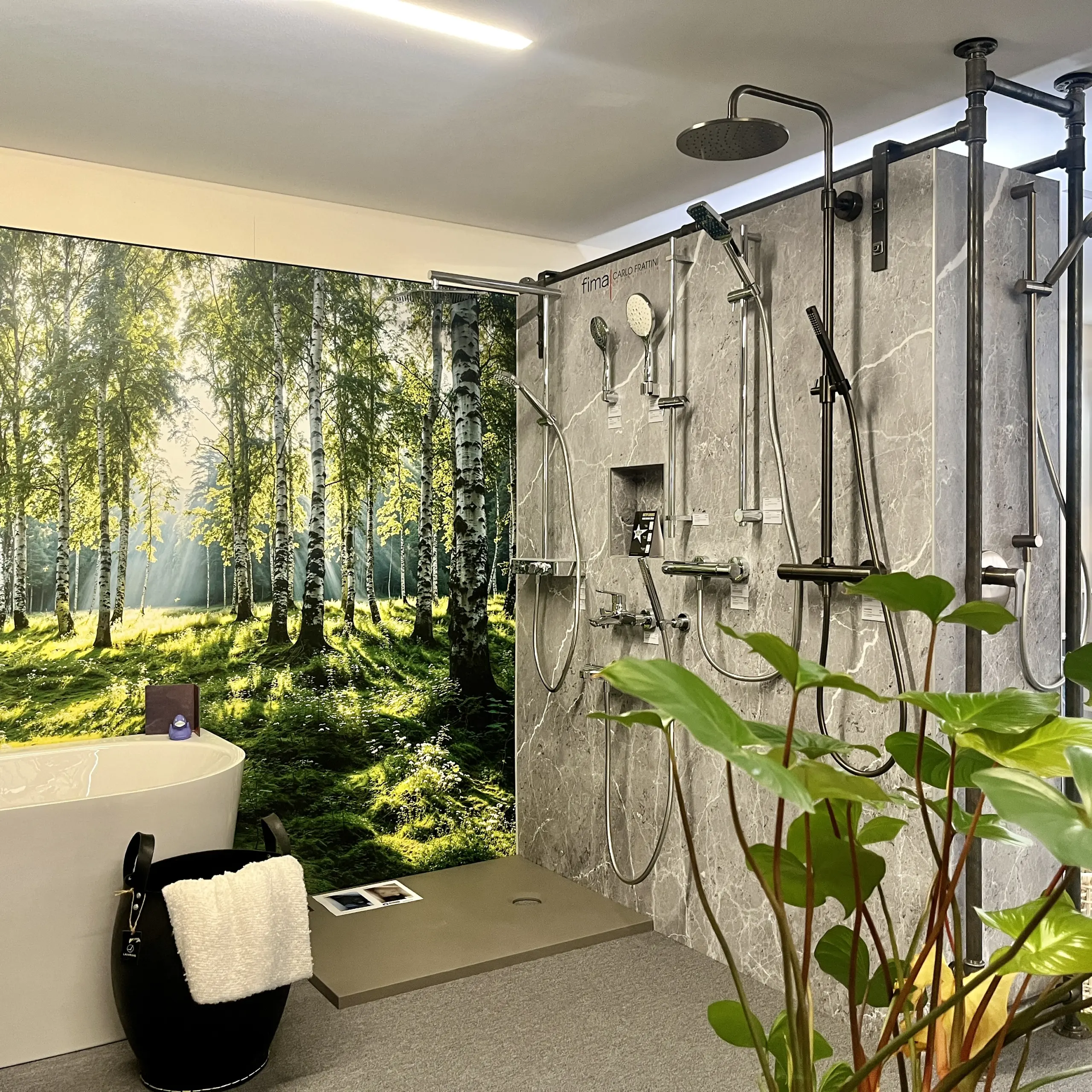 Musterbad mit moderner Ausstattung